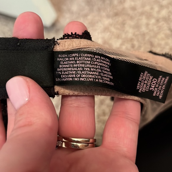 Victoria’s Secret Very Sexy Padded Demi Bra - Picture 7 of 8